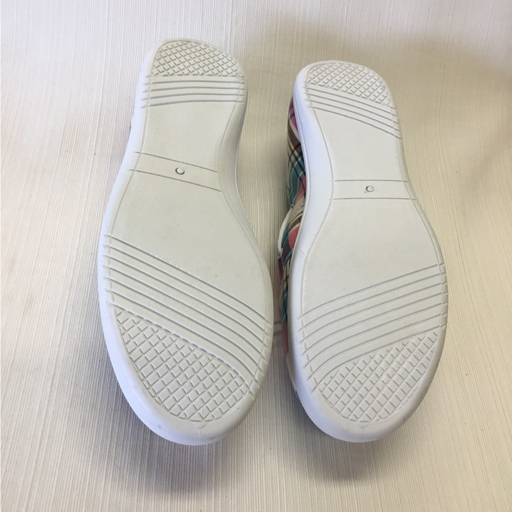 Comfort Ease New Athletic Shoes. - Picture 8 of 8